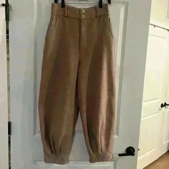 Free People Pants - NWT Anthropologie Free People women's Tan Brushed balloon trouser pants Size - 8